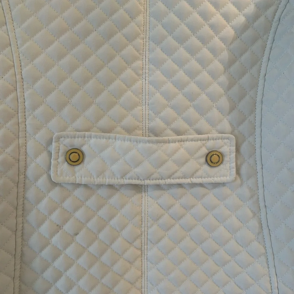 STAY WARM & COZY Women's Quilted White Jacket - Picture 6 of 12